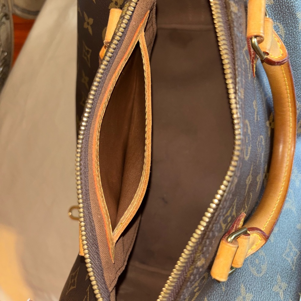 Louis Vuitton Bandolier Speedy 30 Handbag - Picture 9 of 12